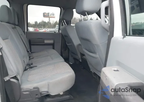 2016 Ford F-250 Xlt z USA, uszkodzony, nr VIN 1FT7W2BT4GED26137